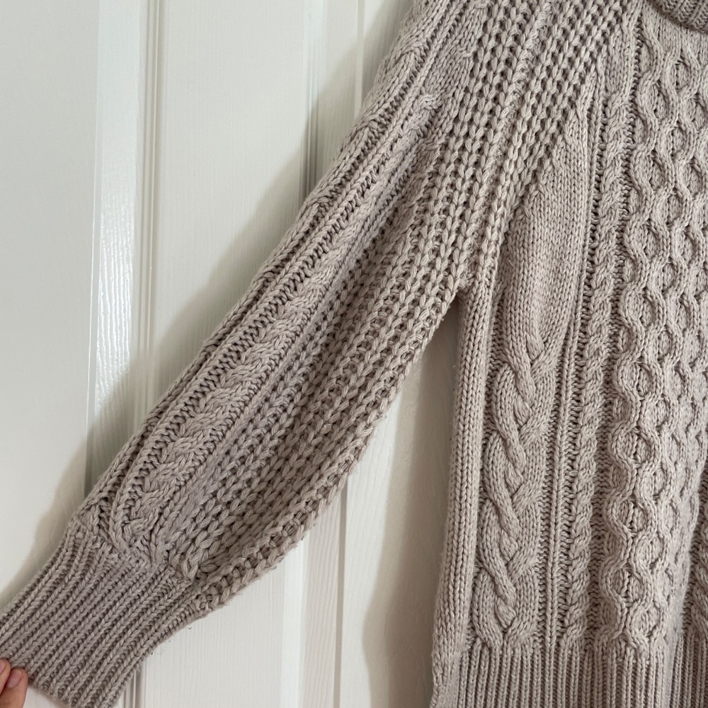 Gray sweater - Picture 3 of 3
